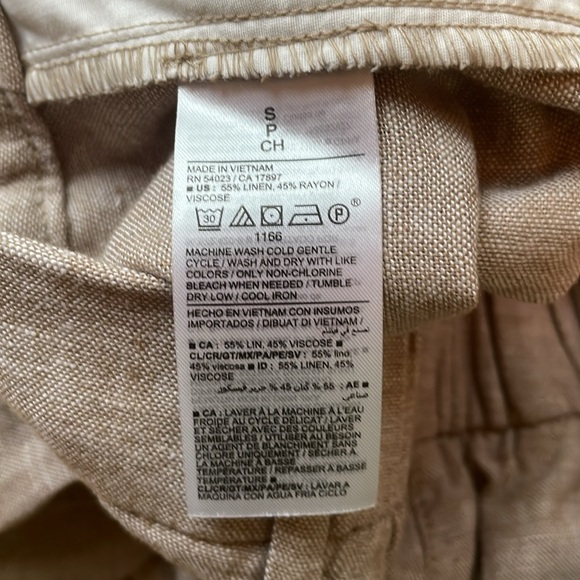 Extra High-Waisted Taylor Linen-Blend Trouser Shorts -- 5-inch inseam - Picture 5 of 5